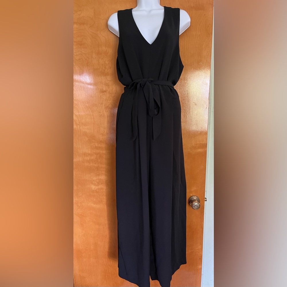 Banana Republic cropped V-neck jumpsuit